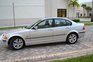 1999 BMW 323i 