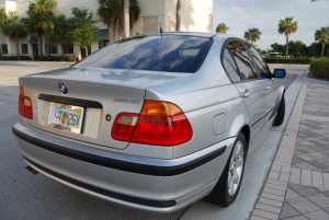 2000 BMW 323i 