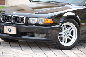 2000 BMW 740i 