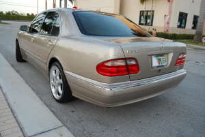 2001 Mercedes E320 