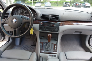 2002 BMW 330i 