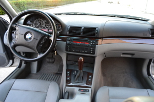 2002 BMW 330i 