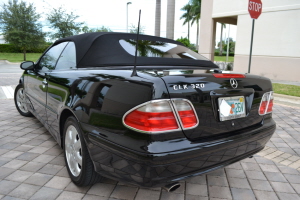 2002 Mercedes CLK320 