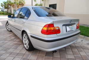 2003 BMW 325i 