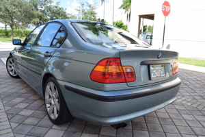 2003 BMW 325i 