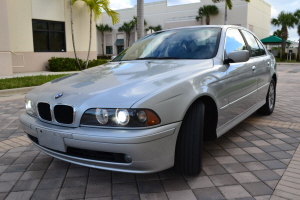 2003 BMW 525i 