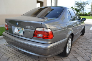 2003 BMW 530i 