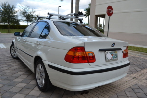 2004 BMW 325i 