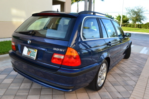 2004 BMW 325it 
