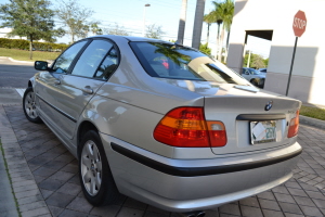 2004 BMW 325xi 