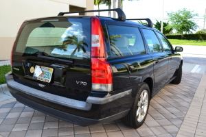 2004 Volvo V70 