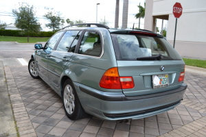 2005 BMW 325it 