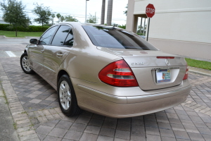 2005 Mercedes E320 