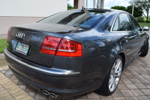 2009 Audi S8  