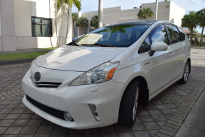 2012 Toyota Prius V Hybrid 