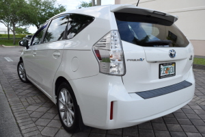 2012 Toyota Prius V Hybrid 