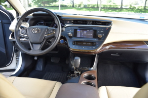 2013 Toyota Avalon Hybrid 