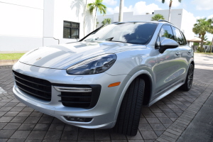 2016 Porsche Cayenne GTS 