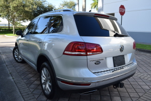 2016 Volkswagen Touareg AWD 