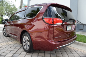 2018 Chrysler Pacifica Hybrid 