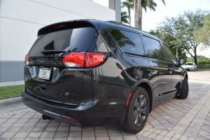 2019 Chrysler Pacifica Hybrid 