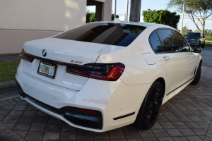 2020 BMW 740i 