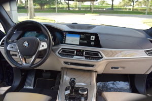 2021 BMW X7 