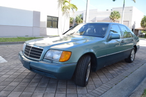 1992 Mercedes 400SE 