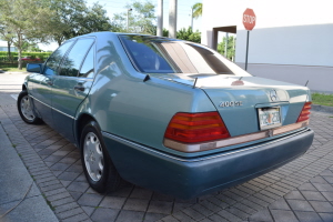 1992 Mercedes 400SE 