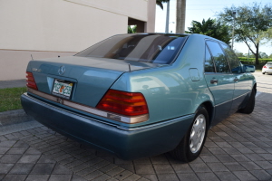 1992 Mercedes 400SE 