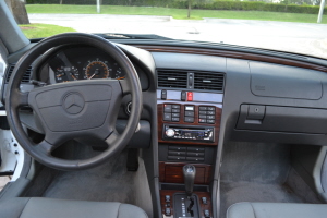 1995 Mercedes C220 