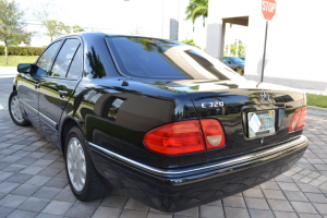 1996 Mercedes E320 