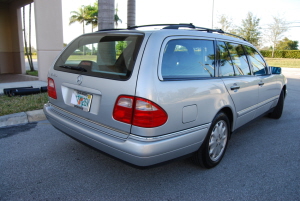 1998 Mercedes E320 