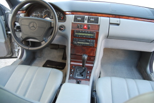 1998 Mercedes E320 