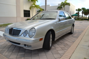 2000 Mercedes E320 