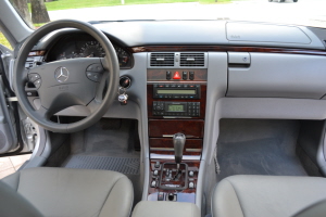 2000 Mercedes E320 