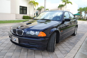 2000 BMW 323i 