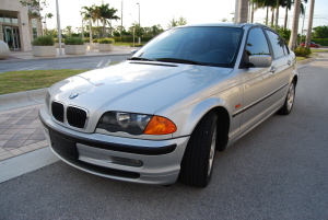 2000 BMW 323i 