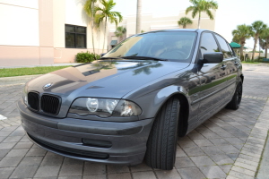 2000 BMW 323i 