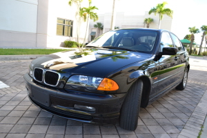 2000 BMW 323i 