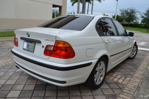 2000 BMW 323i 