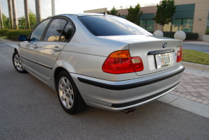 2000 BMW 323i 