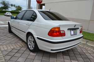 2000 BMW 323i 