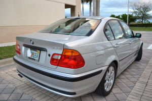 2000 BMW 323i 