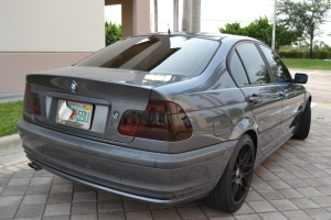 2000 BMW 323i 