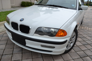 2000 BMW 323i 