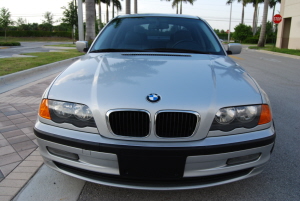 2000 BMW 323i 