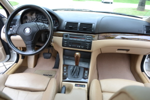 2000 BMW 323i 