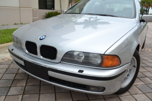 2000 BMW 528i 