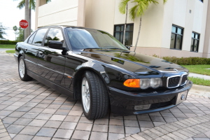 2000 BMW 740i 